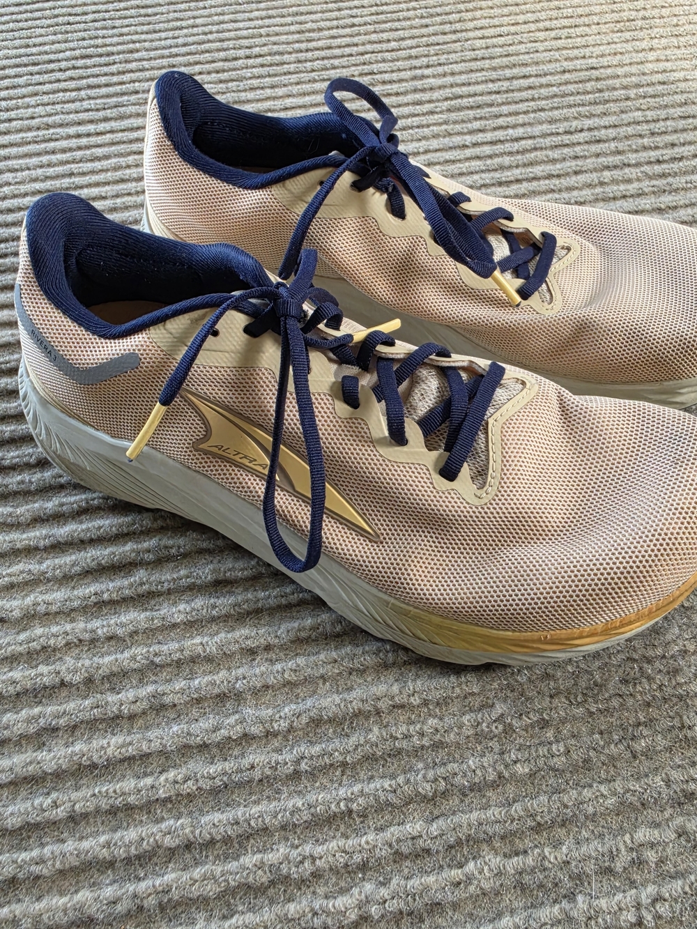 Altra Rivera 3 Womens Size 8 Peach-navy Road Running Shoes EUC